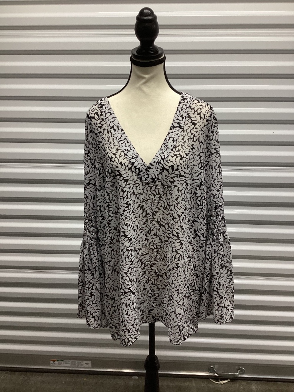 Michael Kors Floral Print Long Bell-Sleeve Blouse, Size XL NWOT